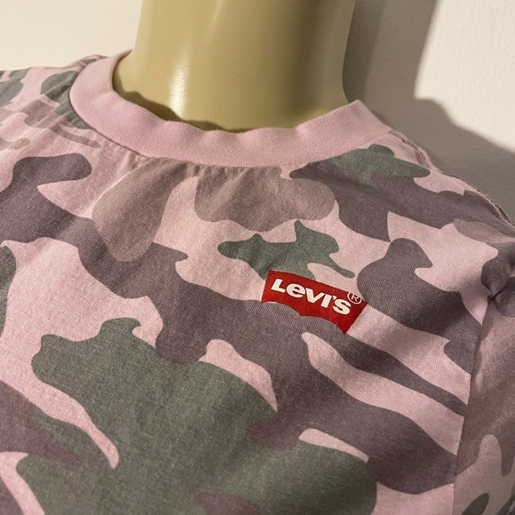 Levis - Picture 2 of 3